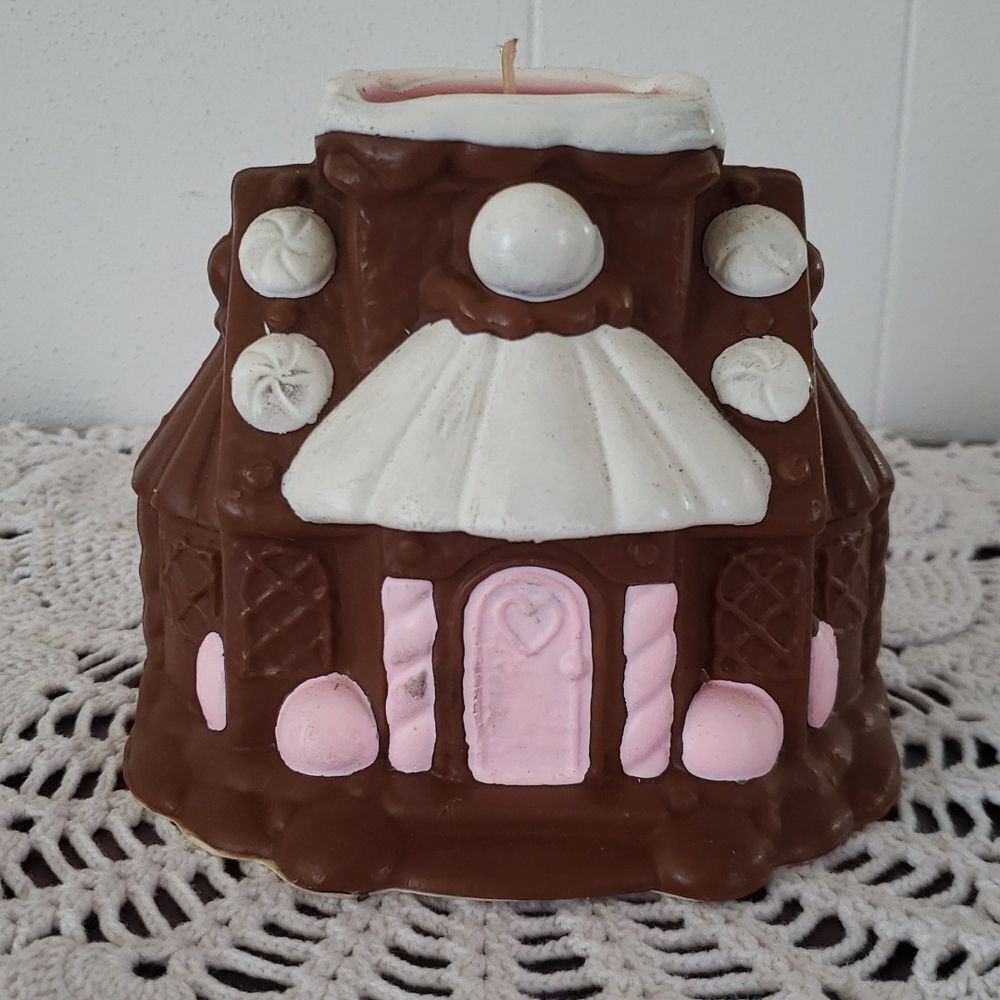 Vintage 1970s Avon Gingerbread House Frankincense & Myrrh Fragranced Candle
